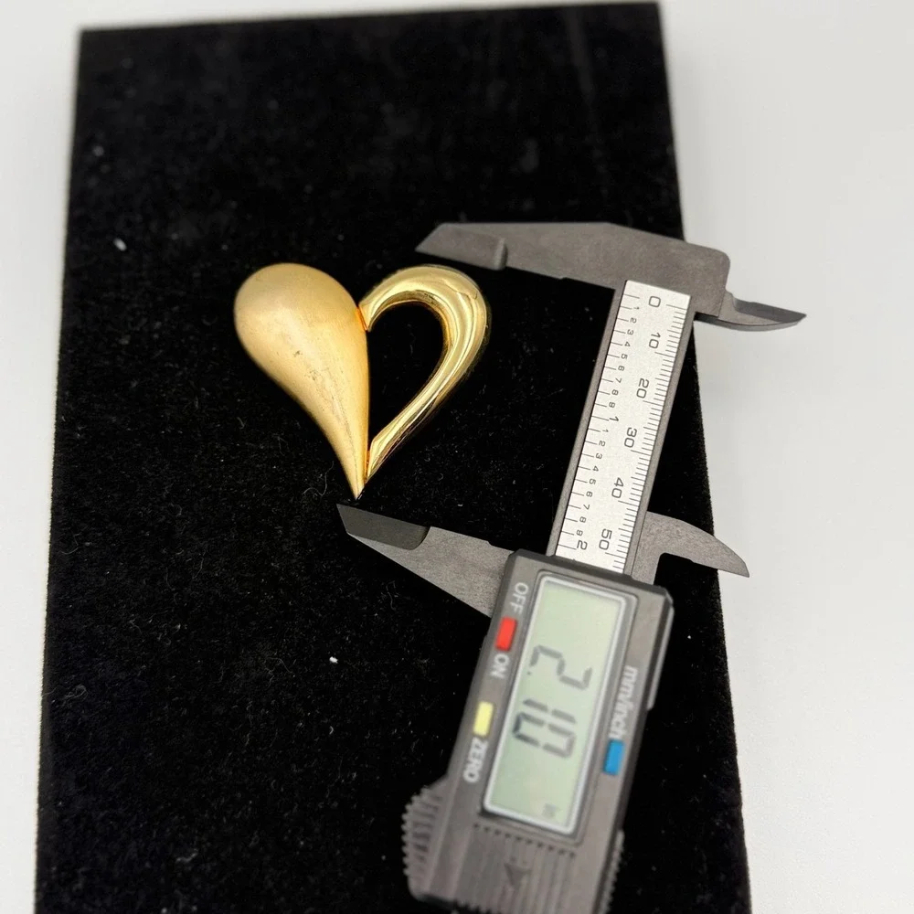 Vintage Gold Tone Textured Abstract Heart Pin Brooch 90s Y2K Statement Valentine